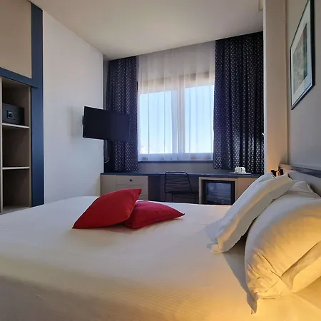 Ibis Styles President Hotel