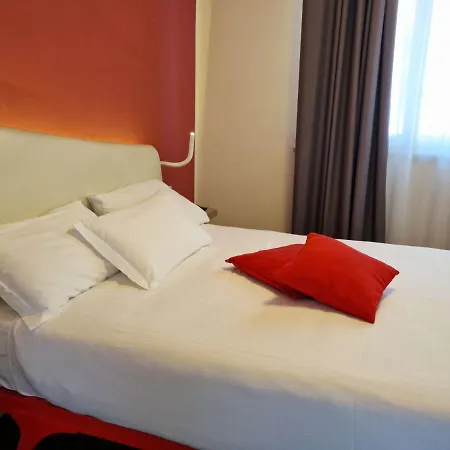 Ibis Styles President 4*
